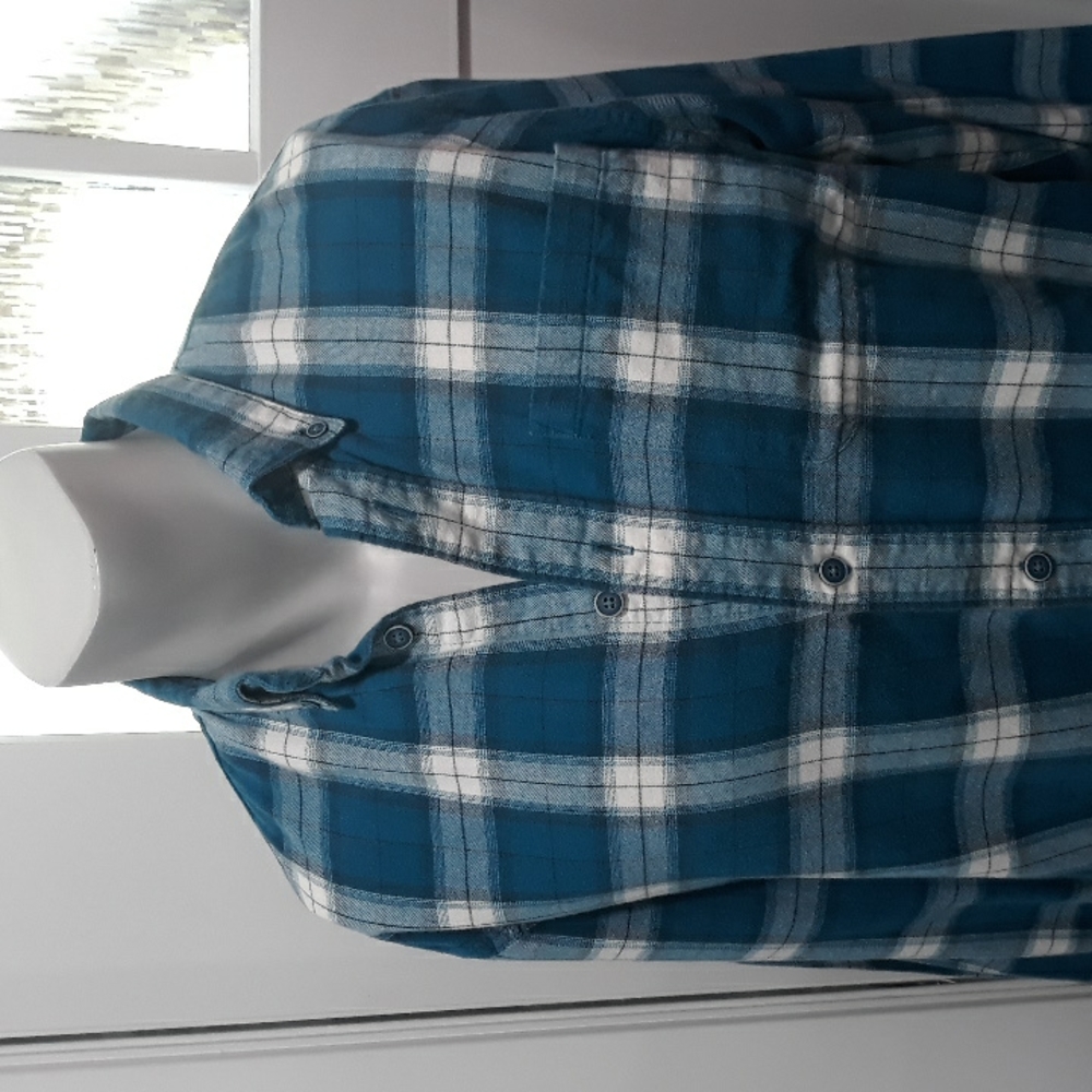Cabela's mens blue and white plaid flannel shirt. Medium